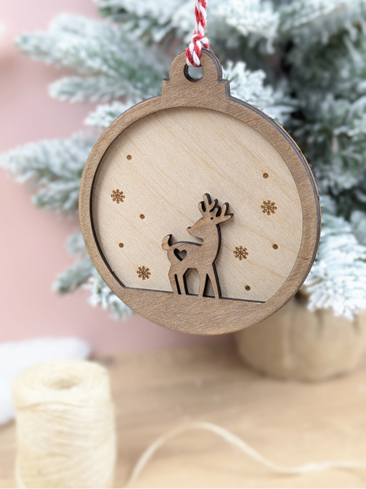 Boule de noël "Petit renne aux flocons"
