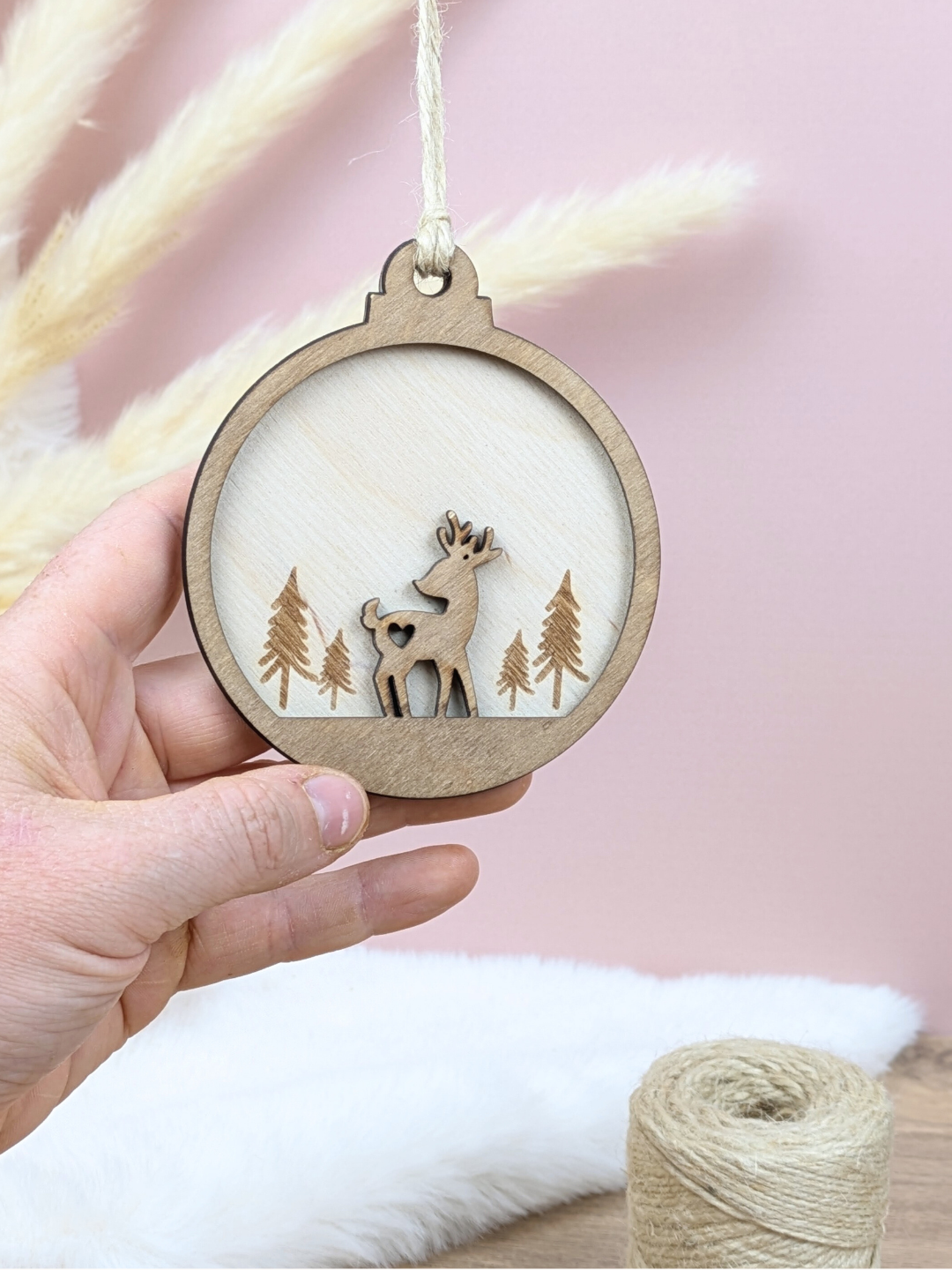 Boule de noël "Renne dans la forêt"