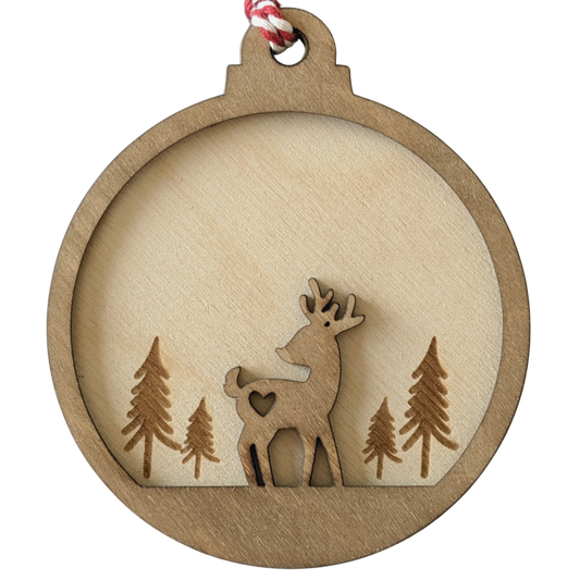 Boule de noël "Renne dans la forêt"